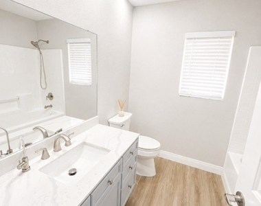 573 Aspen Leaf Street - Photo Thumbnail 16