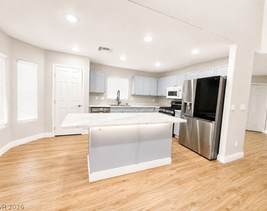 573 Aspen Leaf Street - Photo Thumbnail 4