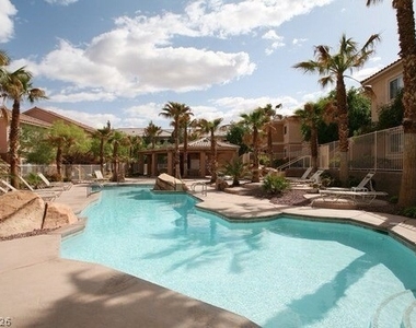 325 Amber Pine Street - Photo Thumbnail 11