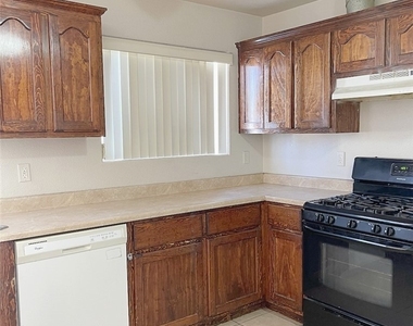 6168 Bluehill Avenue - Photo Thumbnail 7
