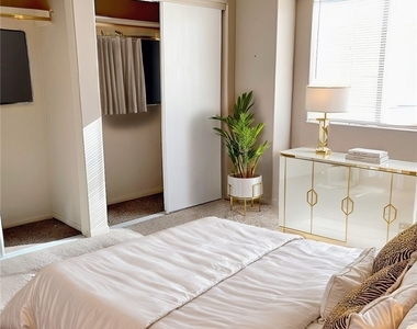 6168 Bluehill Avenue - Photo Thumbnail 15