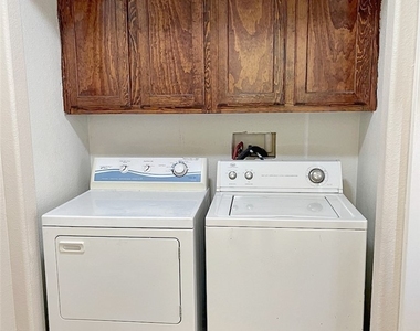 6168 Bluehill Avenue - Photo Thumbnail 10