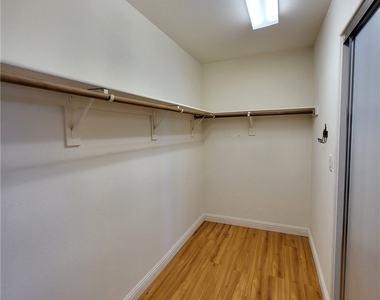 9747 Clifford Walk Avenue - Photo Thumbnail 14