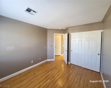 9747 Clifford Walk Avenue - Photo Thumbnail 8