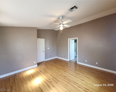 9747 Clifford Walk Avenue - Photo Thumbnail 10