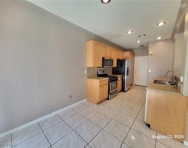 9747 Clifford Walk Avenue - Photo Thumbnail 5