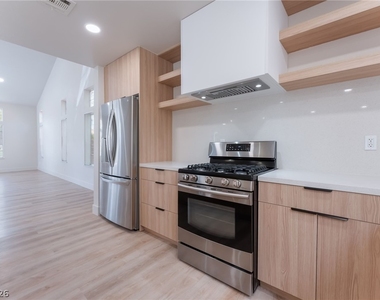 2100 Desert Peak Road - Photo Thumbnail 11