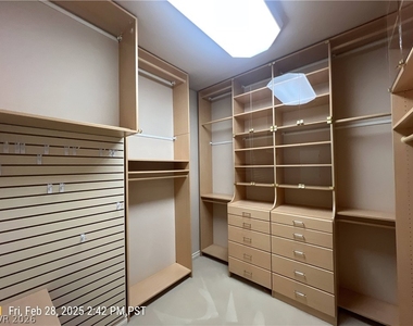 9304 Fontainbleu Drive - Photo Thumbnail 17