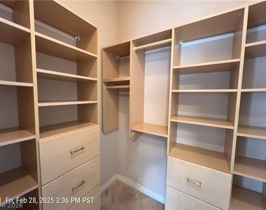 9304 Fontainbleu Drive - Photo Thumbnail 4