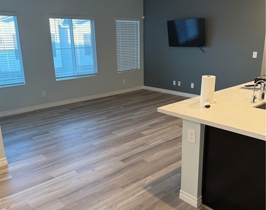 7308 N Decatur Boulevard - Photo Thumbnail 5
