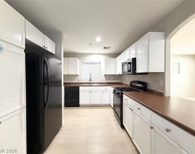 9169 Conquest Court - Photo Thumbnail 6