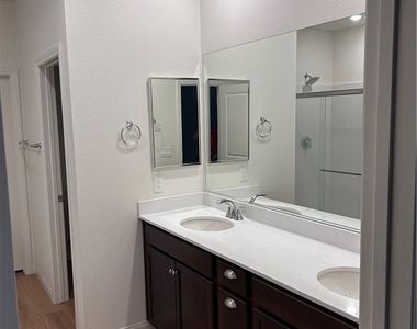 10855 Gentle Crest Avenue - Photo Thumbnail 20