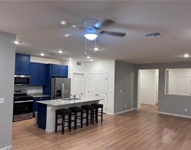 10855 Gentle Crest Avenue - Photo Thumbnail 3