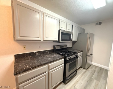 5125 W Reno Avenue - Photo Thumbnail 2