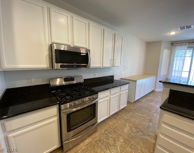 8065 Caspian Moon Drive - Photo Thumbnail 9