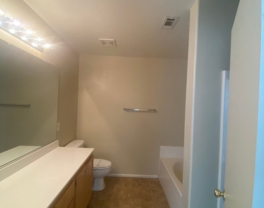 4032 Coburn Street - Photo Thumbnail 9