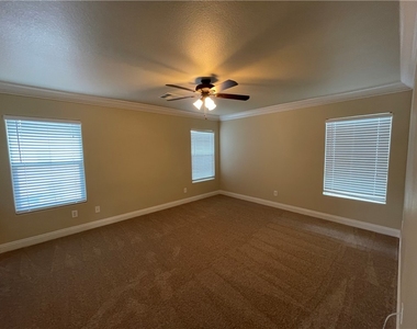 8716 Painted Horseshoe Street - Photo Thumbnail 11