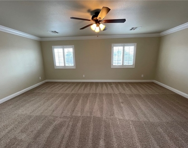 8716 Painted Horseshoe Street - Photo Thumbnail 10