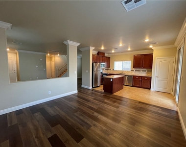 8716 Painted Horseshoe Street - Photo Thumbnail 4