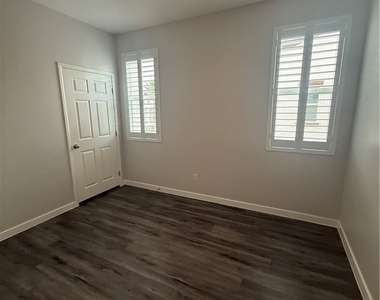 1542 Tilman Lane - Photo Thumbnail 8
