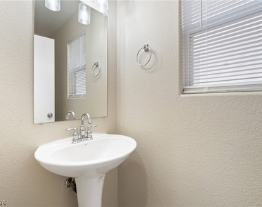 3211 Sunrise Cove Avenue - Photo Thumbnail 8