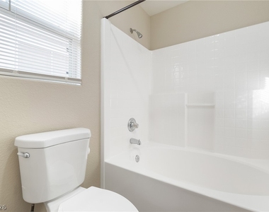 3211 Sunrise Cove Avenue - Photo Thumbnail 12
