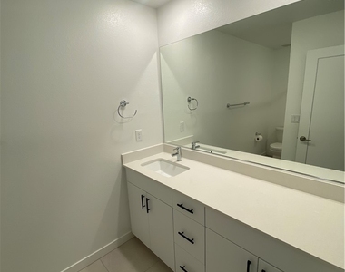 3211 Centano Avenue - Photo Thumbnail 33