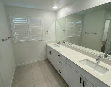 3211 Centano Avenue - Photo Thumbnail 26