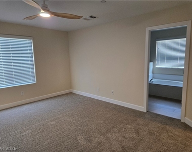 2715 Hammetts Landing Walk - Photo Thumbnail 18