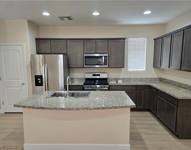 2715 Hammetts Landing Walk - Photo Thumbnail 5
