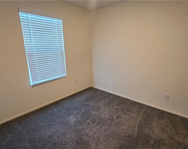 3721 Celesta Vista Avenue - Photo Thumbnail 16