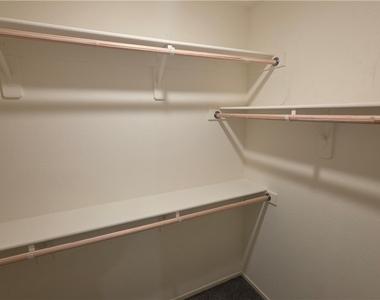 3721 Celesta Vista Avenue - Photo Thumbnail 11