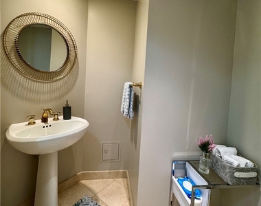 2857 Paradise Road - Photo Thumbnail 10