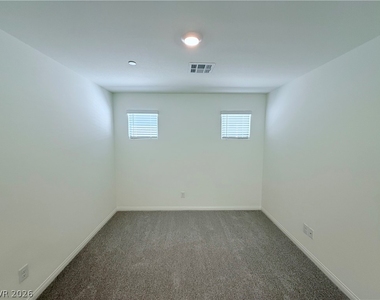 9992 Ullom Drive - Photo Thumbnail 8