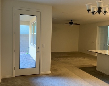 910 Cherry Glen Place - Photo Thumbnail 4