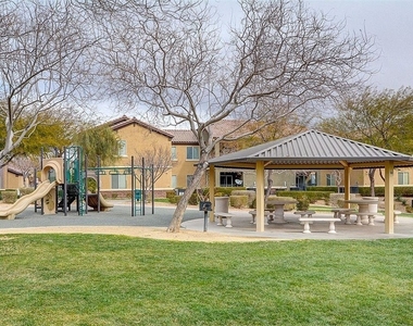 6868 Sky Pointe Drive - Photo Thumbnail 19