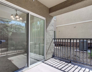 6868 Sky Pointe Drive - Photo Thumbnail 12