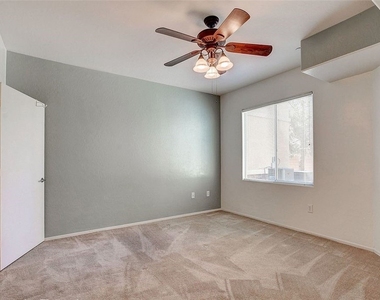 6868 Sky Pointe Drive - Photo Thumbnail 7