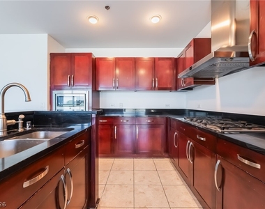 4575 Dean Martin Drive - Photo Thumbnail 13