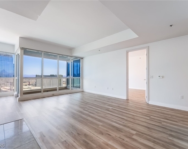 4575 Dean Martin Drive - Photo Thumbnail 2