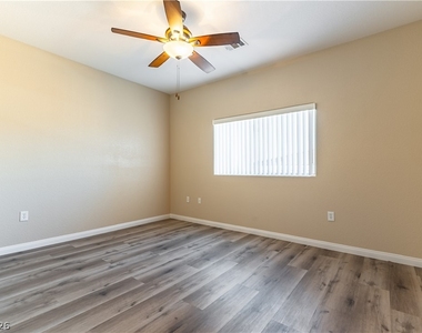 9303 Gilcrease Avenue - Photo Thumbnail 6