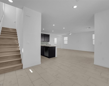 4368 Bayley Skye Avenue - Photo Thumbnail 6