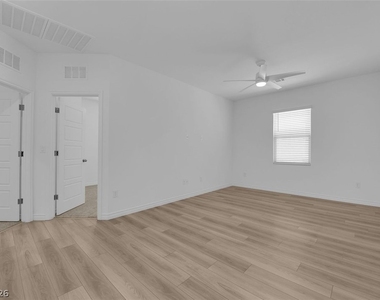 4368 Bayley Skye Avenue - Photo Thumbnail 7