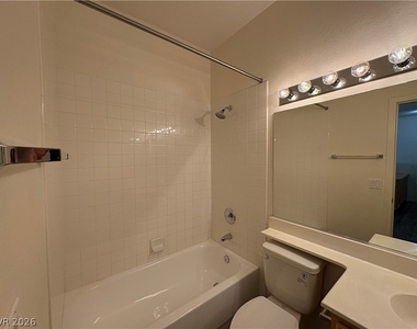 10688 Oak Crest Avenue - Photo Thumbnail 22