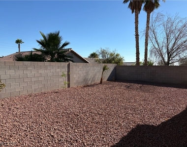 10688 Oak Crest Avenue - Photo Thumbnail 30