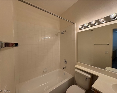 10688 Oak Crest Avenue - Photo Thumbnail 23