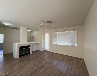 10688 Oak Crest Avenue - Photo Thumbnail 4