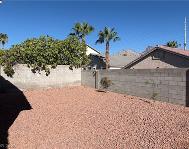 10688 Oak Crest Avenue - Photo Thumbnail 31