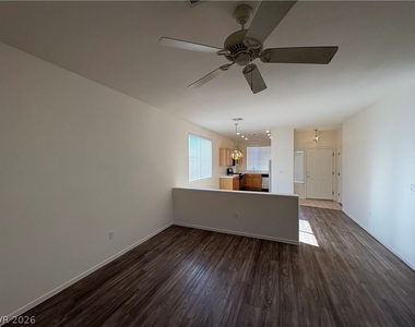 10688 Oak Crest Avenue - Photo Thumbnail 2