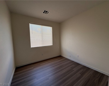 10688 Oak Crest Avenue - Photo Thumbnail 18
